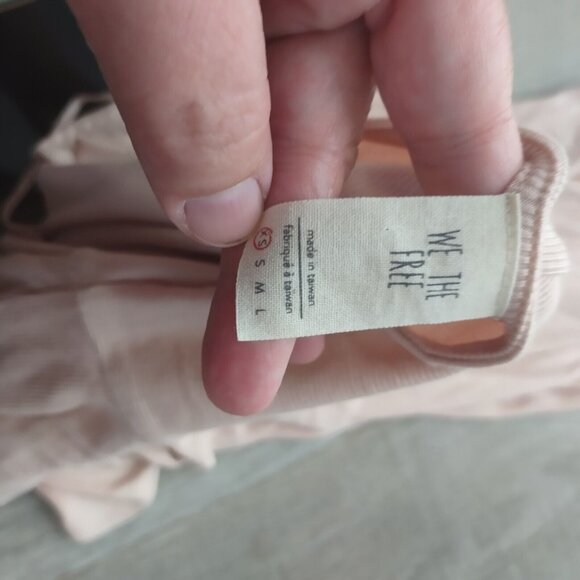 FP We The Free Sz XS Light Pink Round Neck Ruffle Shoulder Long Sleeve Casual T - Picture 8 of 8